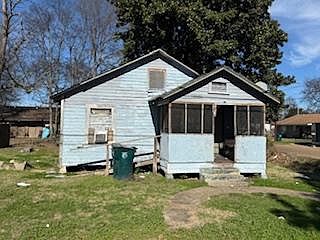 1st image of 219 Elm St