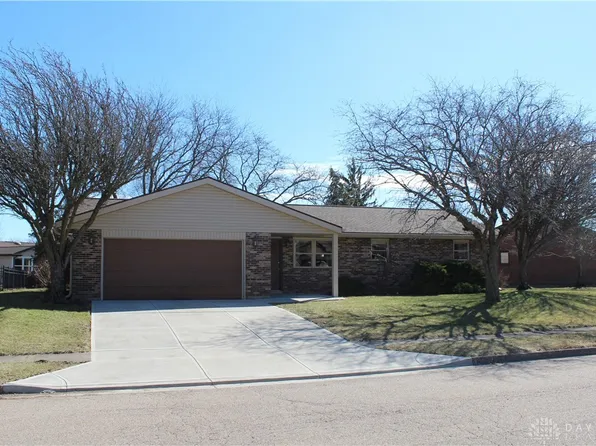 433 Edgebrook Ave, Brookville, OH 45309