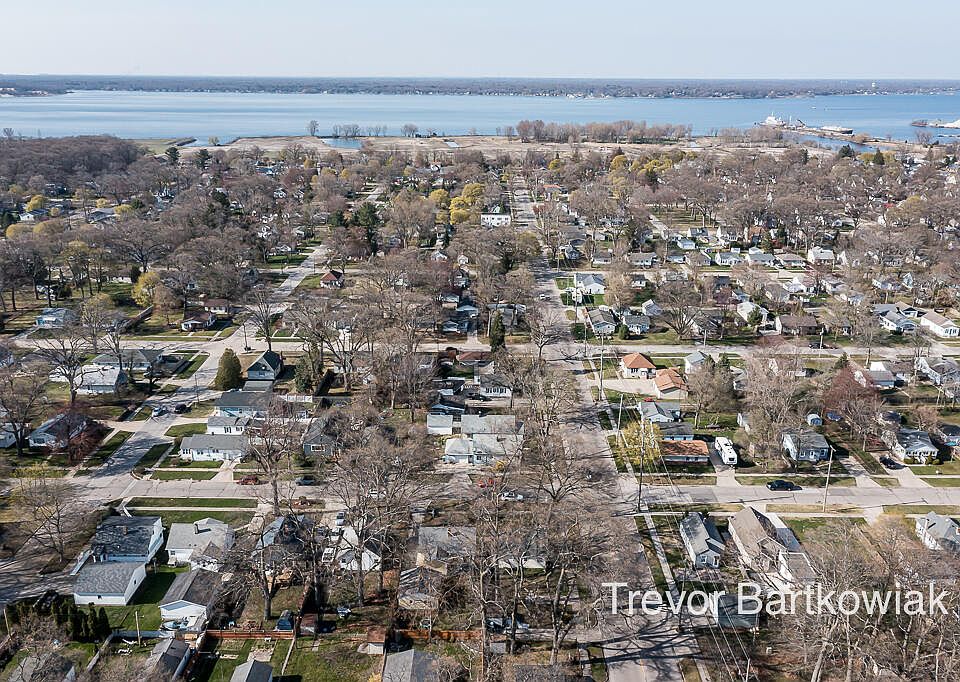 2415 Philo Ave, Muskegon, MI 49441 Zillow