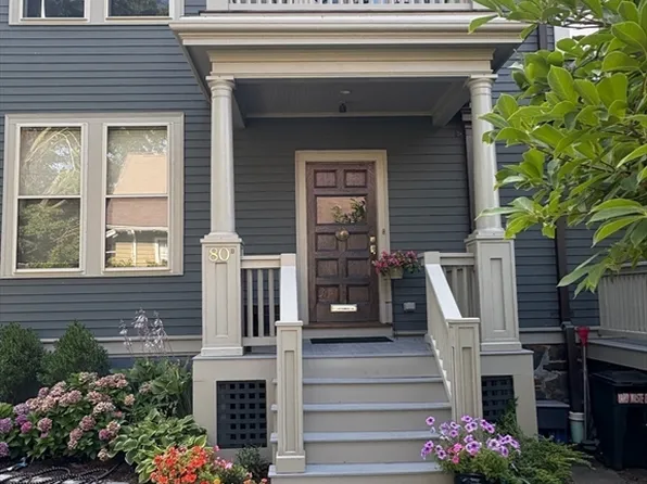 80 Upland Rd #B, Cambridge, MA 02140