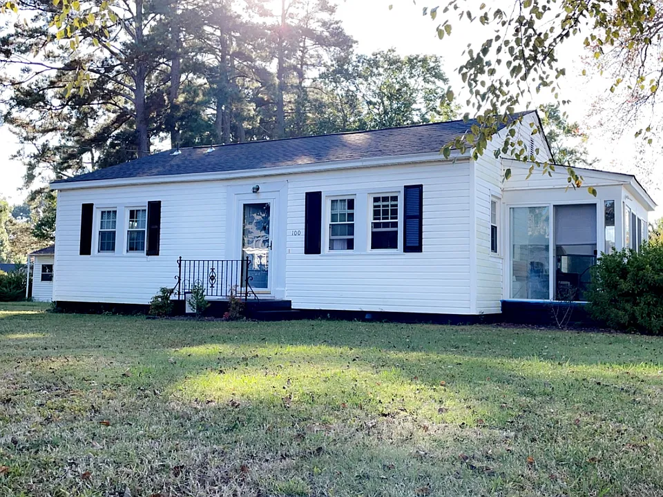 100 Scott St