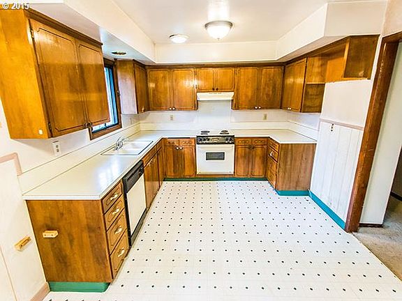 3rd image of 9007 NE 58th St