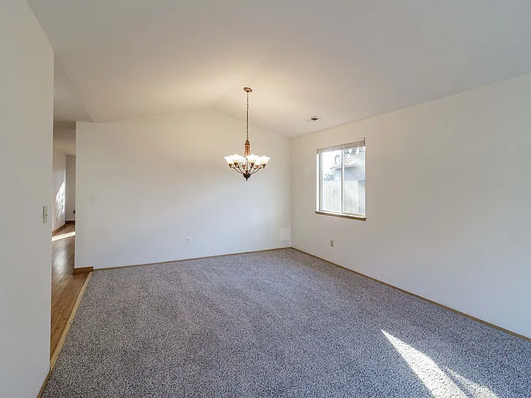 15213 NE 44th St — Photo 10