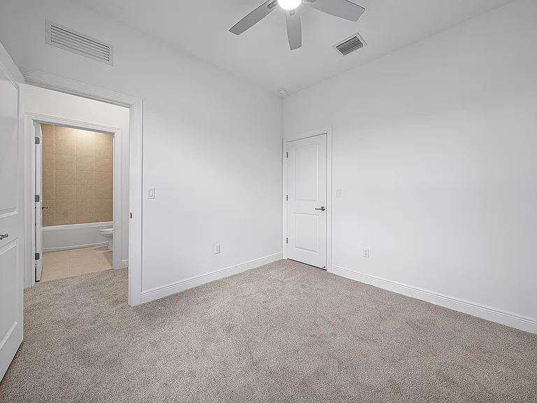 10720 SW Pioneer Pkwy — Photo 26