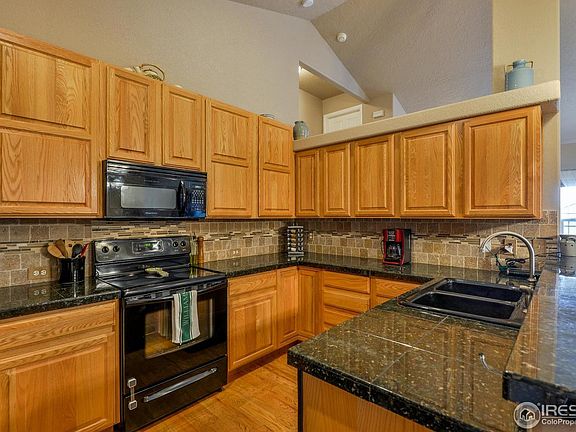 4th image of 4233 Laurel Dr