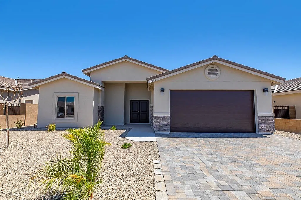 4 bed, 2.0 bath, 1620 sqft, $2,000 — Photo 1