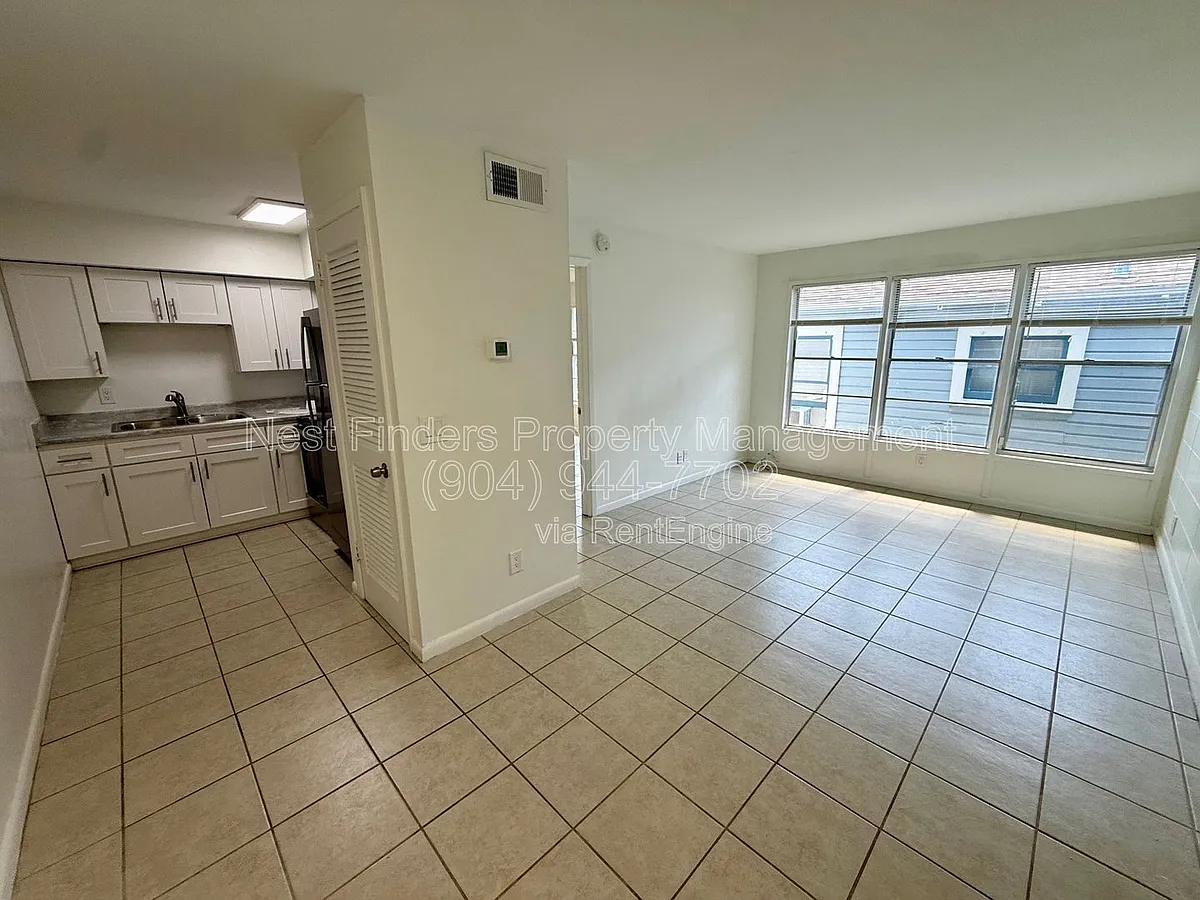 Building Photo - 1318 Sydney Pl #5