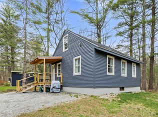 40 Mohekunuk Rd, Becket, MA 01223