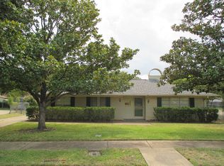 2621 Warren Cir, Irving, TX 75062