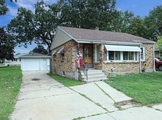 1034 Adams Ave, Oshkosh, WI 54902