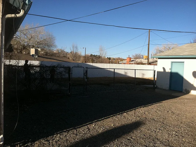 1300 N Allen Ave — Photo 2