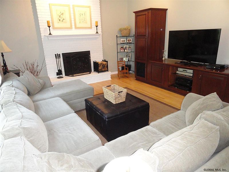 3rd image of 720 STEPHENS Place