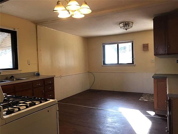 5th image of 2418 Excello Dr
