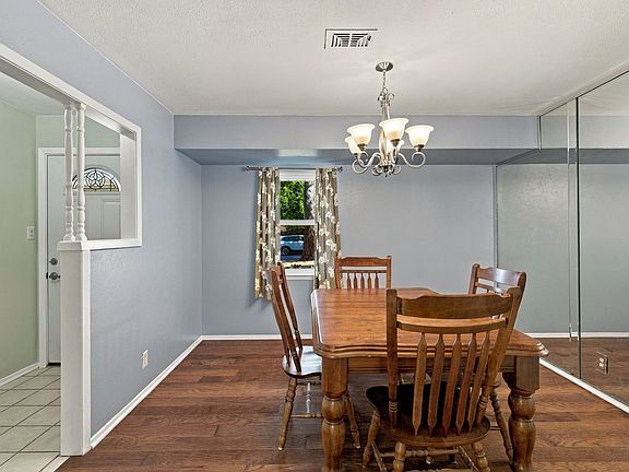 4th image of 1802 Tulip Dr