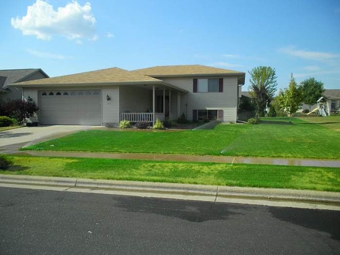 1st image of 807 Saddlewood St