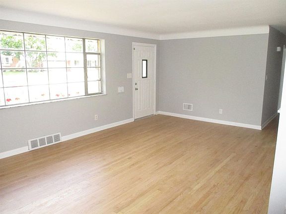 4th image of 3240 Basswood Ln