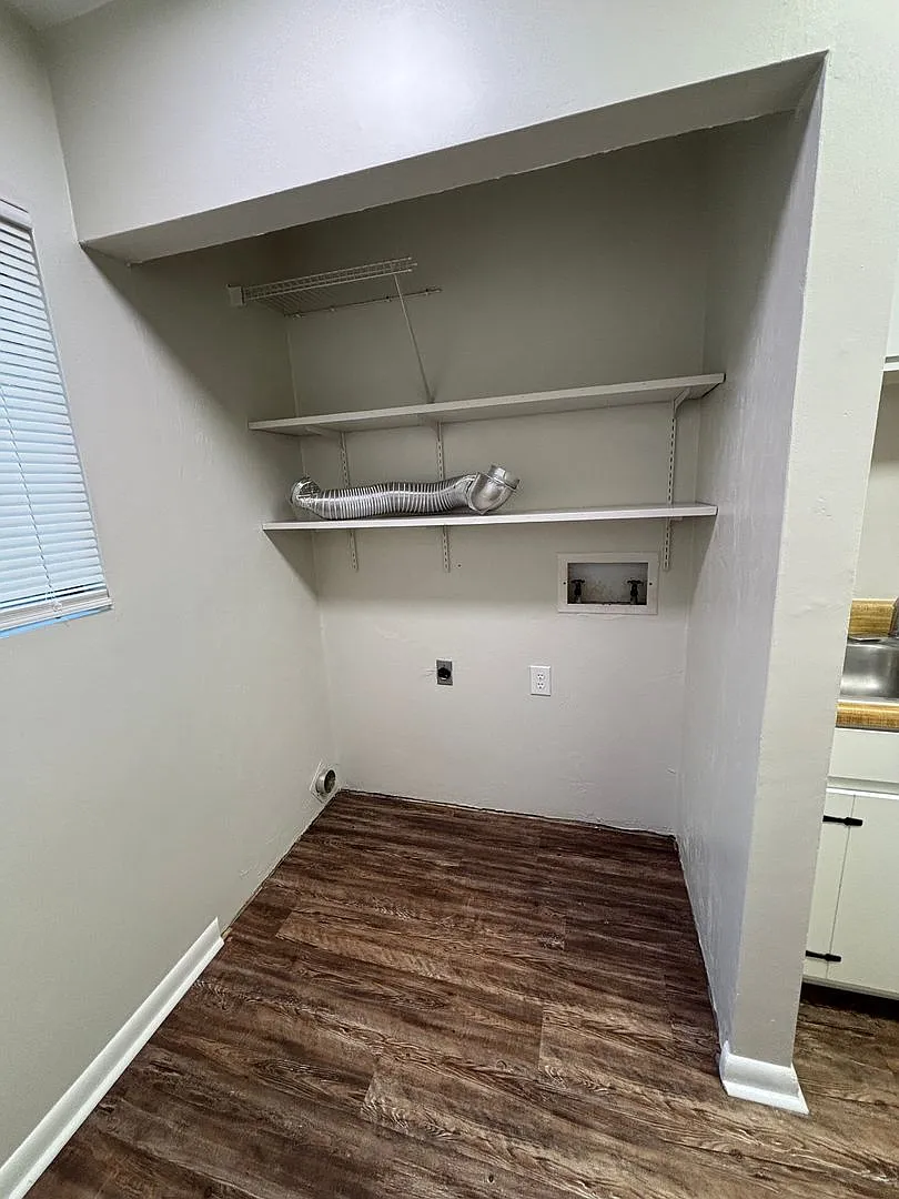Updated townhome just near Midtown — Photo 3