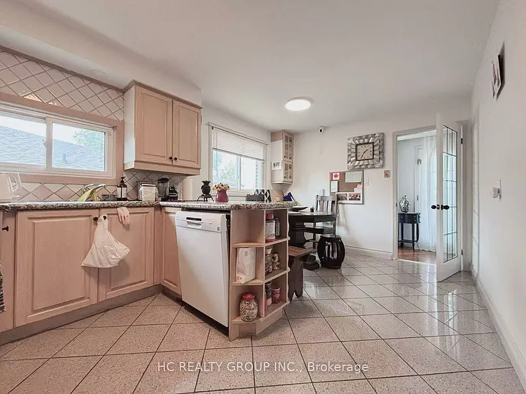 983 Old Cummer Ave — Photo 4