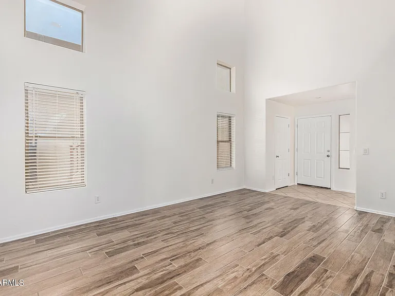 2521 W Desert Spring Way — Photo 11