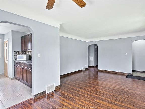 4th image of 3200 Longfellow Ave