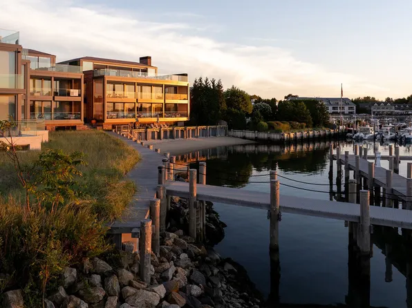 2 W Water St #1A, Sag Harbor, NY 11963