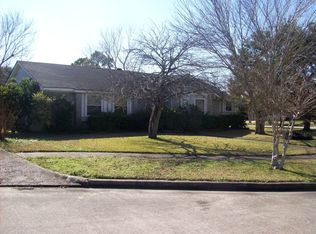 402 Tresch Ct, Webster, TX 77598