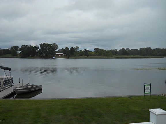 3rd image of 801 Clifford Lake Dr