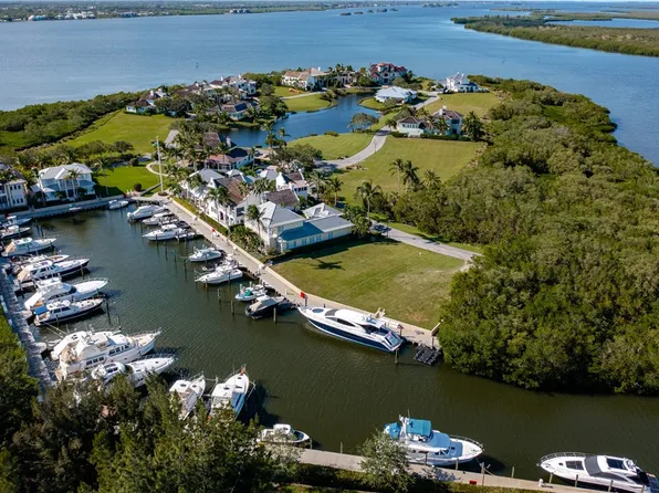 9180 Marsh Island Dr, Vero Beach, FL 32963