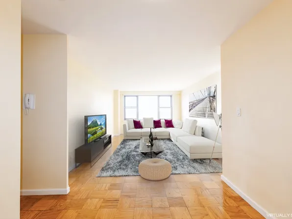 70-25 Yellowstone Boulevard image 25 of 35