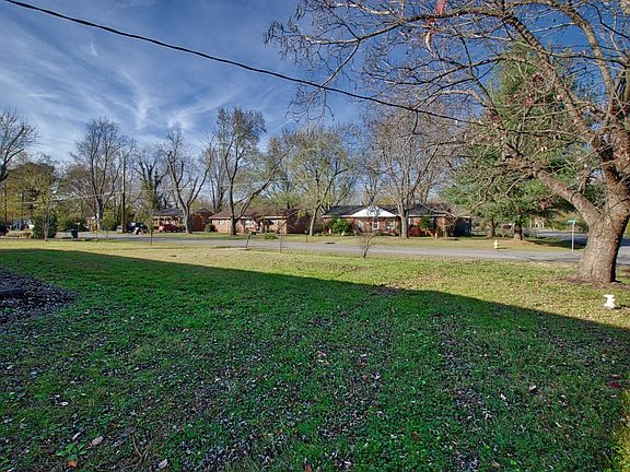 3rd image of 1614 Bartway Dr