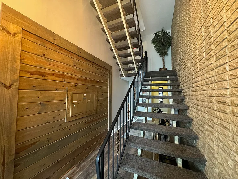 Daoud Park Building - 14 Garfield — Photo 7