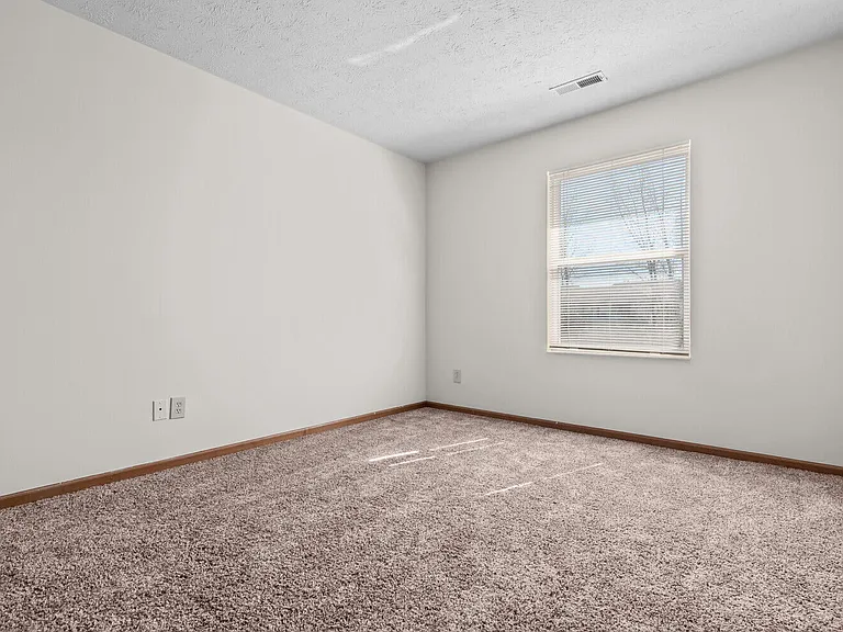 Brookstone Place Apartments — Photo 9