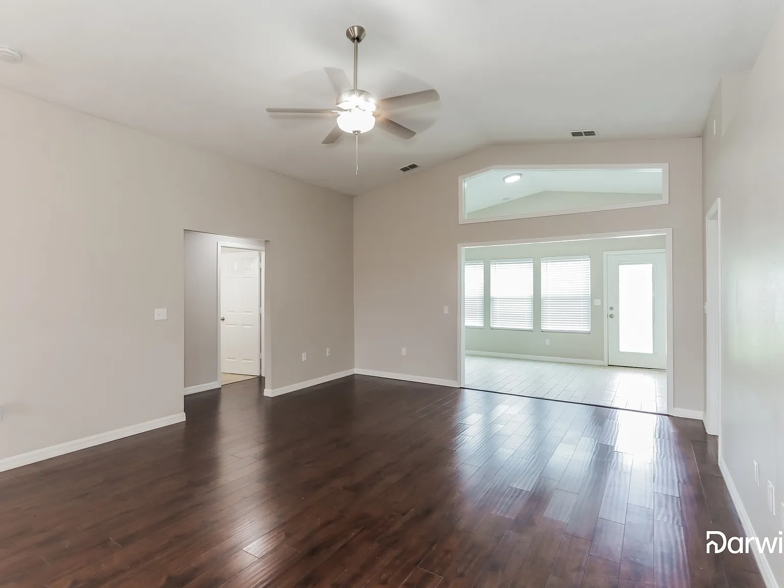 3 bed, 2.0 bath, 1432 sqft, $2,005 — Photo 3