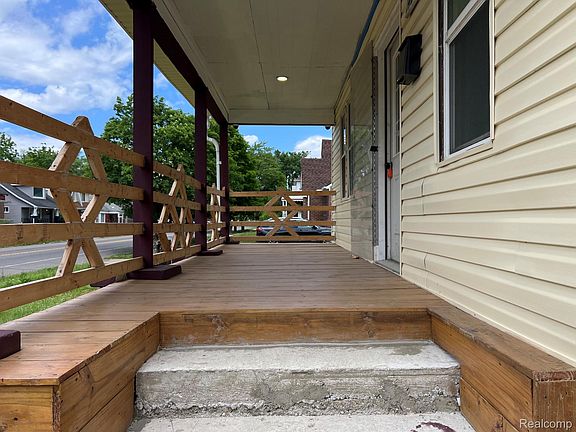 5th image of 14238 Hubbell St