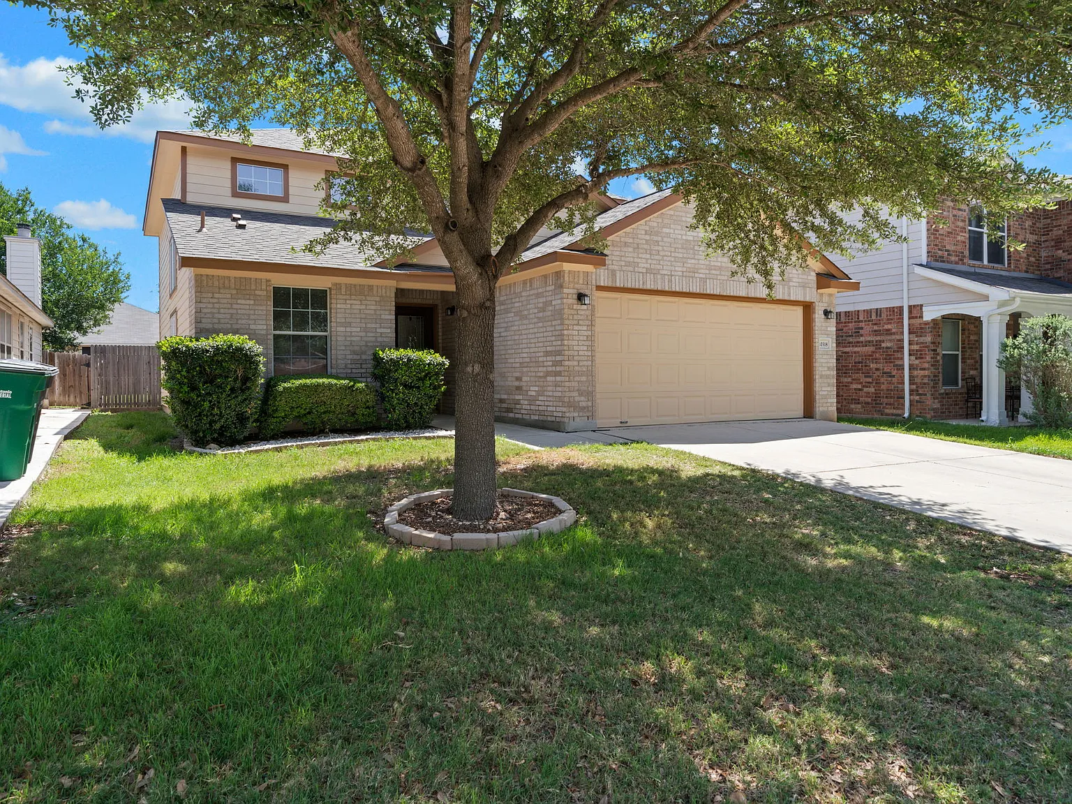 3 bed, 2.5 bath, 1849 sqft, $1,950 — Photo 3