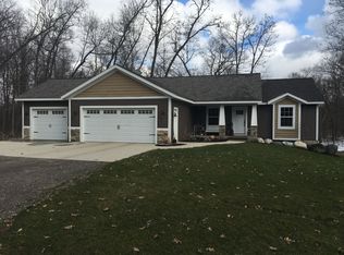 195 Silverstone Dr, Wayland, MI 49348