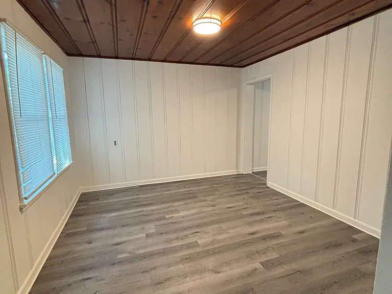 422 S Vine St — Photo 5