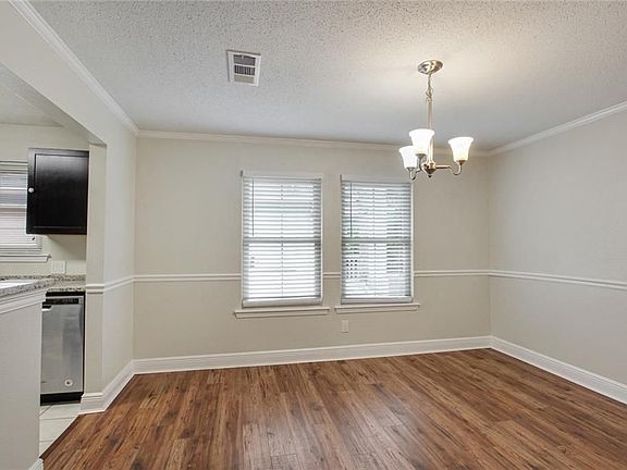 5th image of 4 Heritage Ln #16