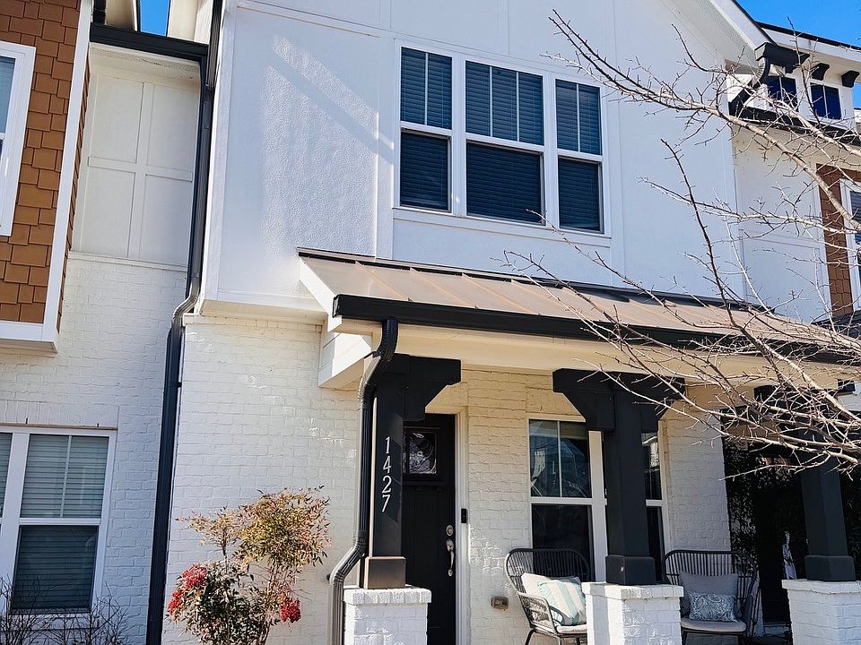 Beautiful Entry and Porch