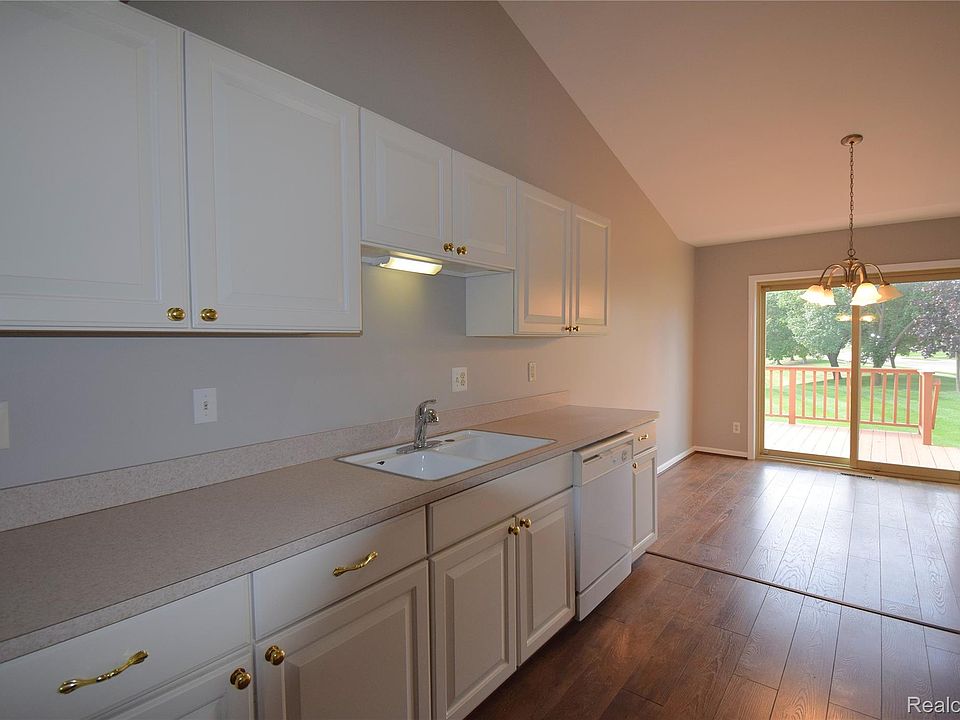 30112 Raintree Cir, photo 7