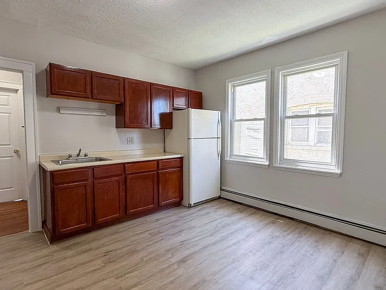 450 Barbour St — Photo 11
