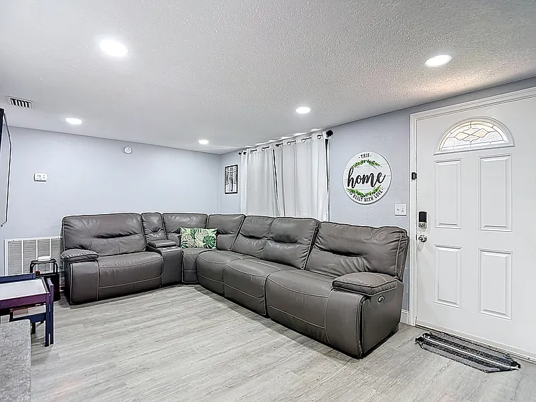 5913 Appletree Rd — Photo 29