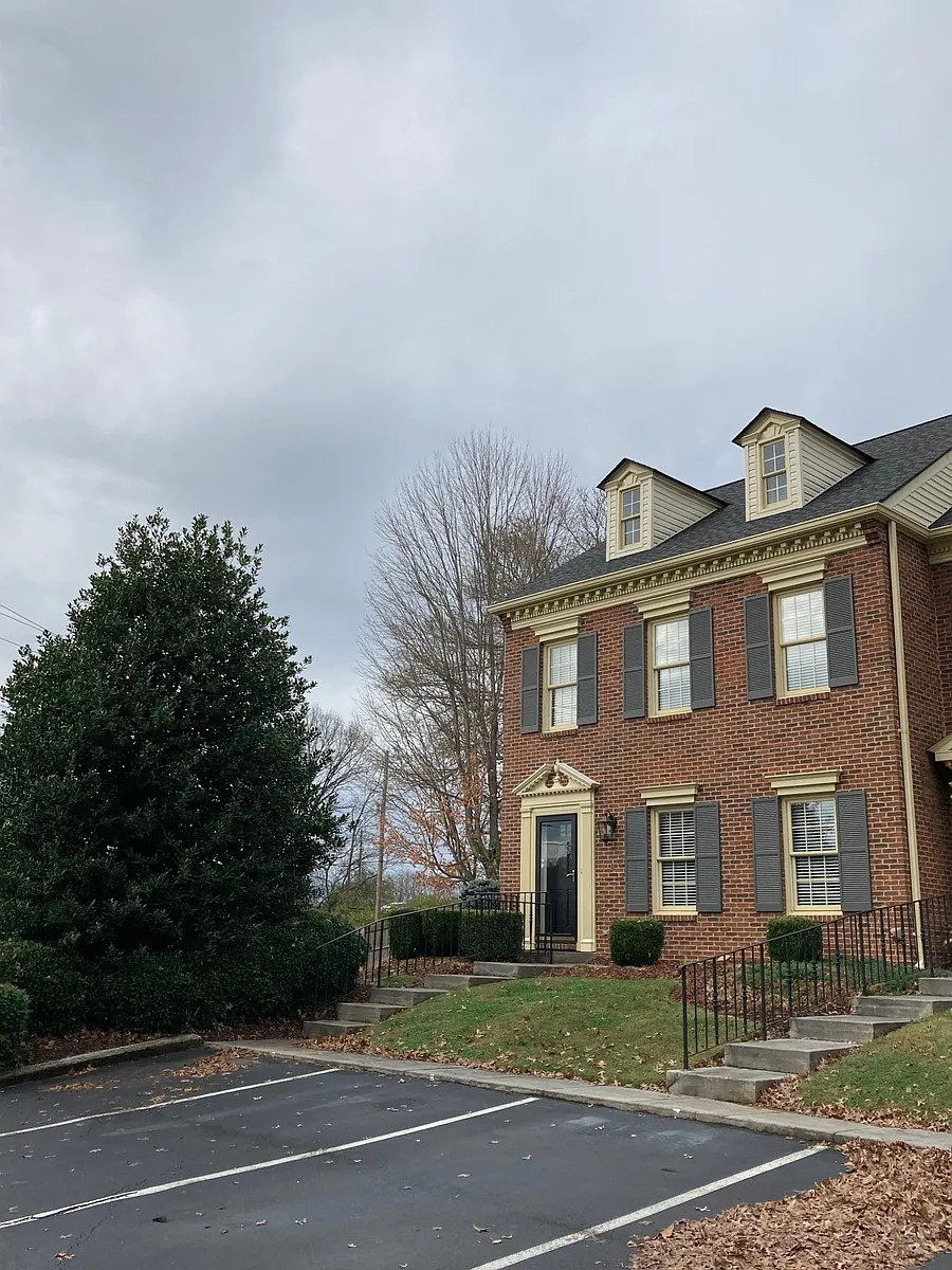 Building Photo - 603 E Mountcastle Dr #8