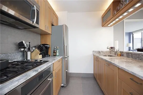 Rented by Bank Neary | media 13