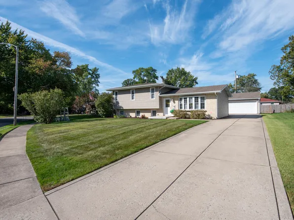 2974 Glenwood St, Portage, IN 46368