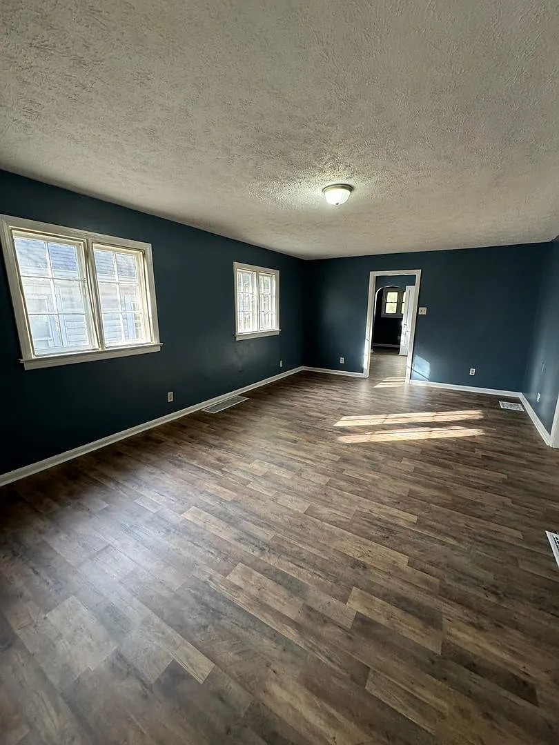 Southeast Indy - 2 BR home — Photo 2