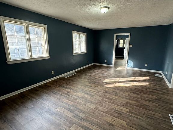 2nd image of 1638 E Tabor St