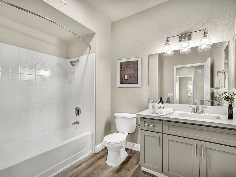 Oak Brook Apartments — Photo 9