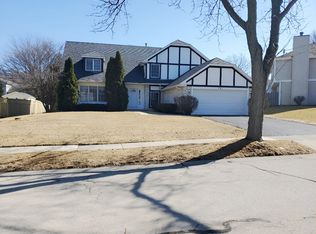 731 Roaring Brook Ln, Algonquin, IL