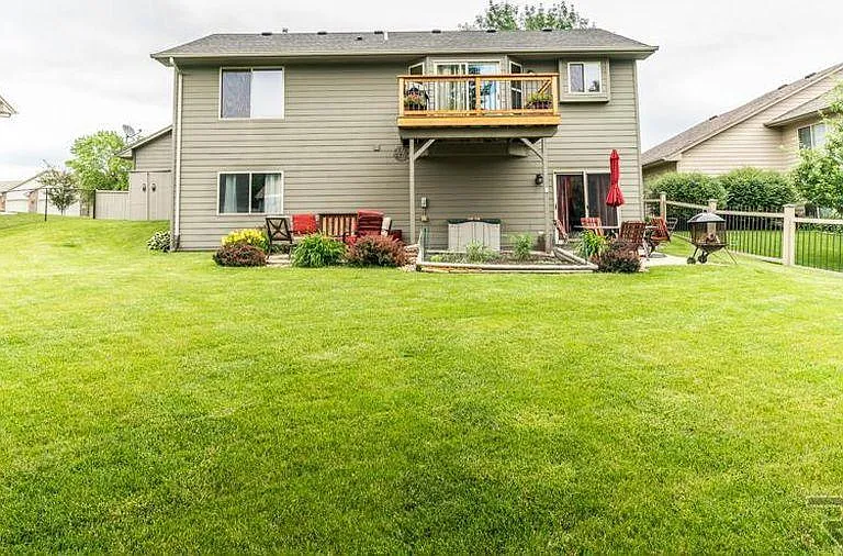 117 N Dewberry Ave — Photo 3